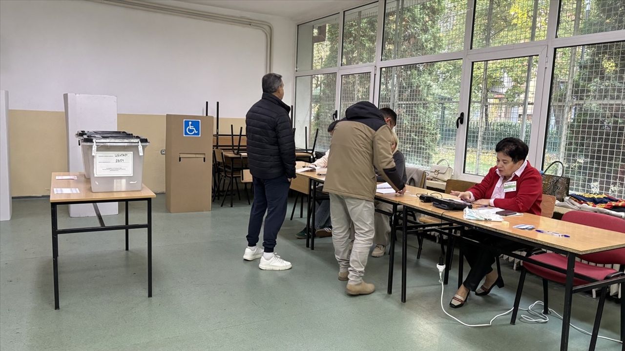 Kuzey Makedonya'da Yerel Seçimin İkinci Turu: 33 Belediyede Sandık Başında