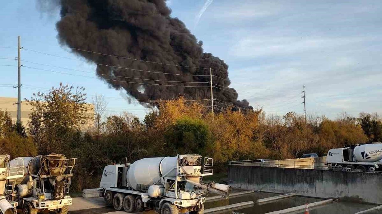 Louisville'de kargo uçağı düştü: En az 3 ölü, 11 yaralı