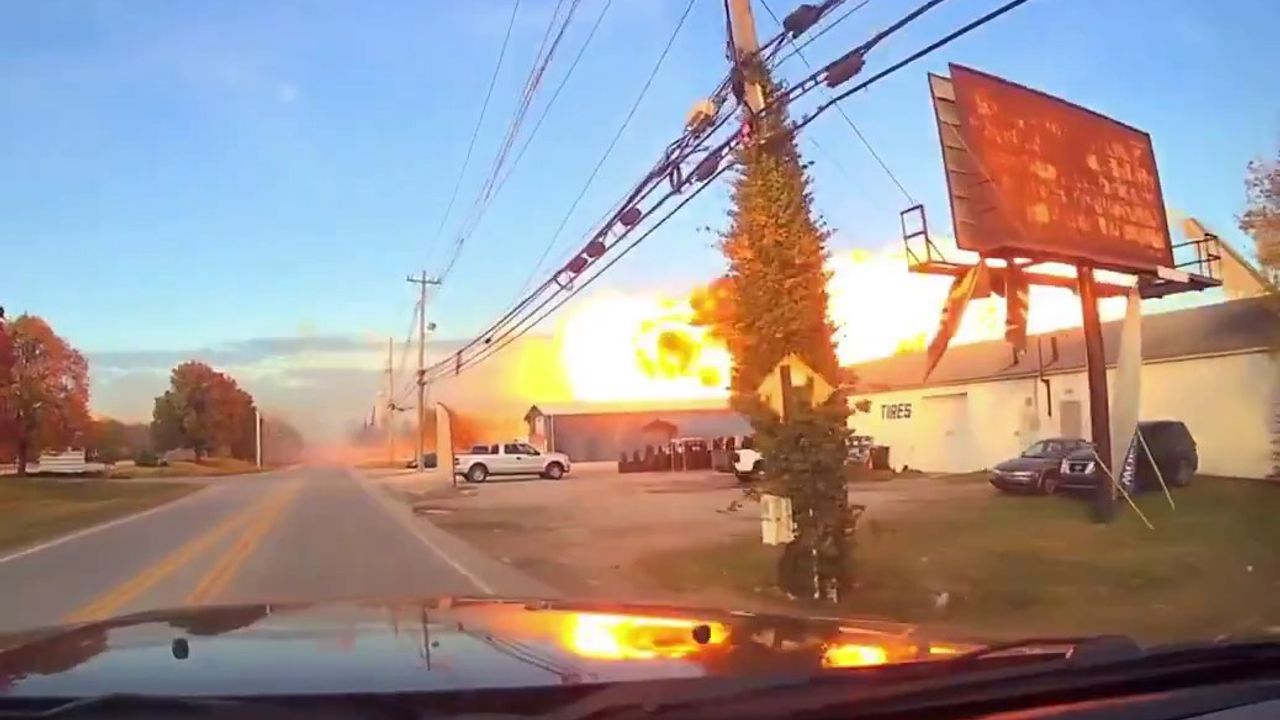 Louisville'de MD-11 Kargo Uçağı Kazası: 12 Ölü — Yeni Görüntüler