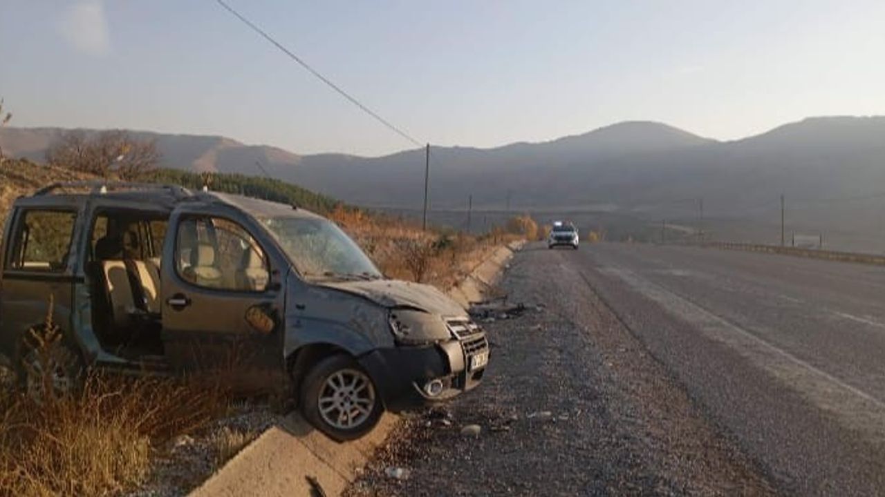 Malatya'da hafif ticari araç su tahliye kanalına çarptı: 1 yaralı