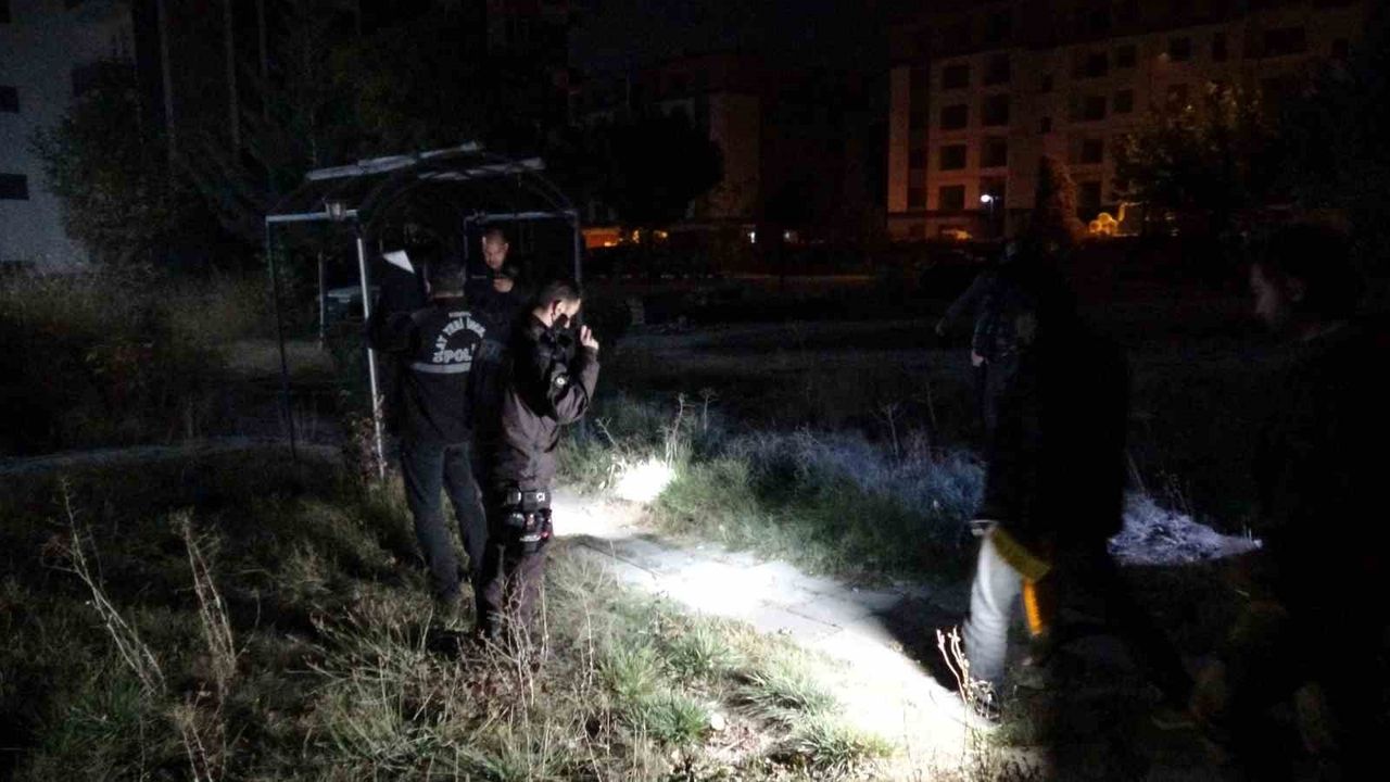 Malatya'da Hırsızlık Zanlıları Kovalamada İşçiyi Silahla Yaraladı