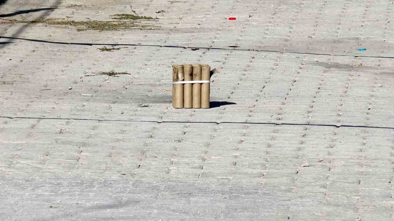 Malatya'da Okul Yerleşkesinde Havai Fişek Rampası Paniğe Neden Oldu