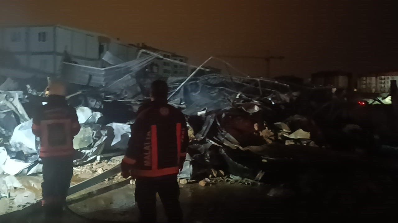 Malatya'da Şantiyede Yemekhane Yangını — İtfaiye Müdahale Etti