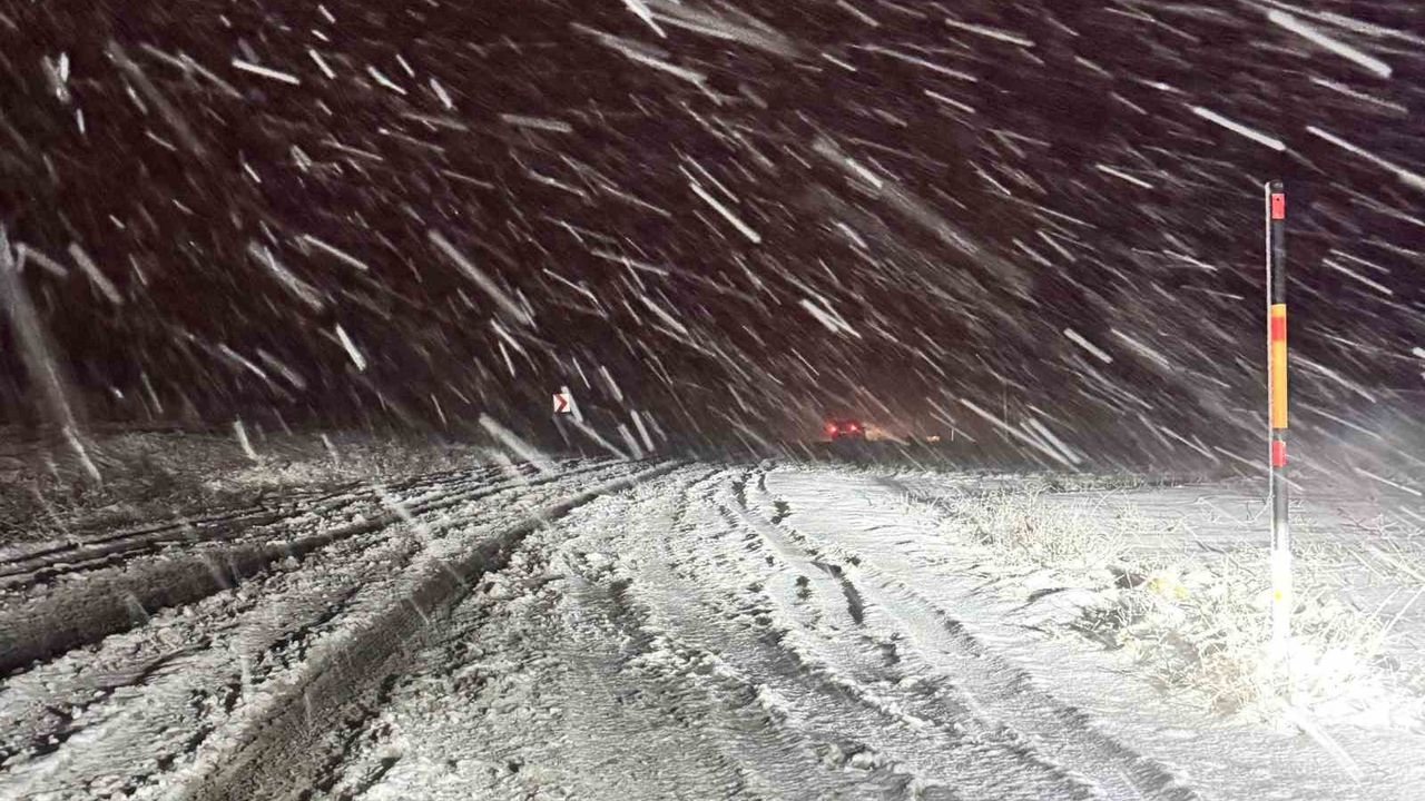 Malatya Darende'de Kırsal Alanlarda Kar Etkili — 1600 m Üstü İçin Meteoroloji Uyarısı