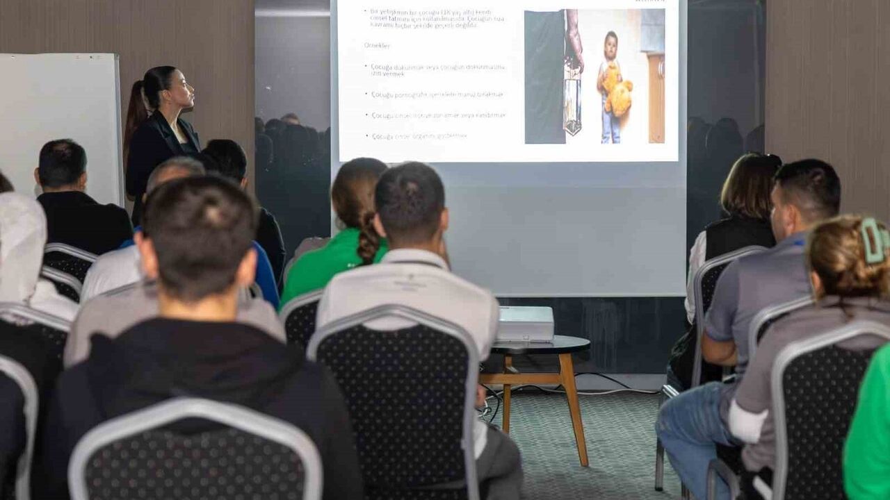 Manavgat Belediyesi'nden Turizm Çalışanlarına Cinsel İstismar ve Tacizi Önleme Eğitimi