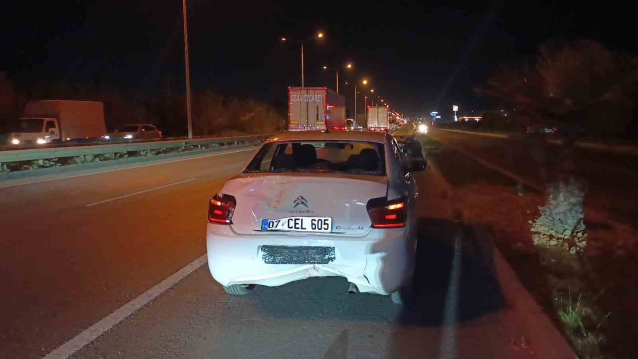 Manavgat'ta motosiklet kazası: Navigasyona bakan araca arkadan çarpma