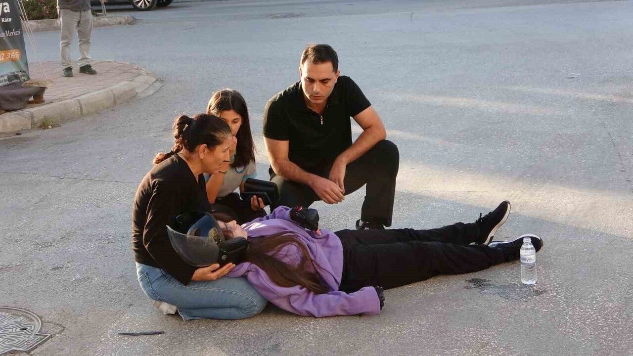 Manavgat'ta Motosikletle Otomobil Çarpıştı: 1 Yaralı, Ehliyetsiz Sürücüye 18 bin 677 TL Ceza