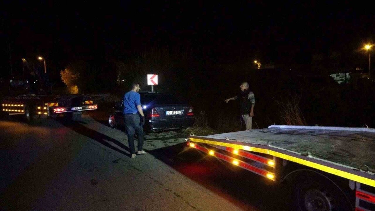 Manavgat'ta Sulama Kanalına Uçan Araç: Ehliyete 2 Yıl El Konuldu, 26 bin 558 TL Ceza