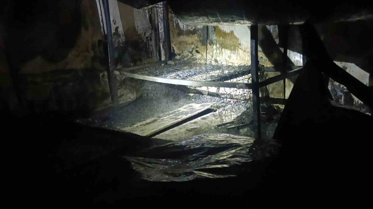 Manavgat'ta Yıldırım Yangını: Konteyner Küle Döndü