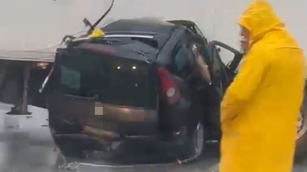 Manisa Akhisar'da Tırla Çarpışma: Otomobildeki Karı-Koca Hayatını Kaybetti