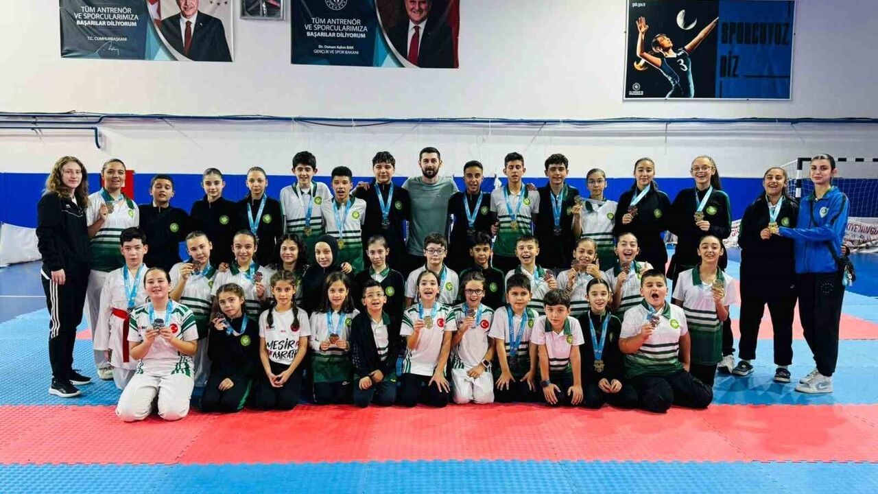 Manisa BBSK, Türkiye Yıldızlar Ligi'nde 53 Madalya ile Zirvede