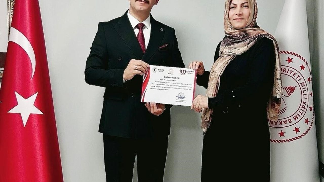 Manisa'da Öğretmenler Günü: Fotoğraf ve Şiir Yarışmasında Dereceler Açıklandı