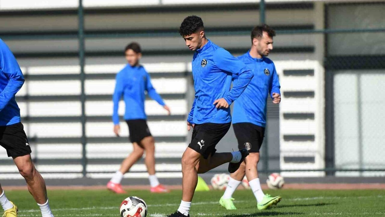 Manisa FK, Pendikspor Hazırlıklarını Sürdürüyor