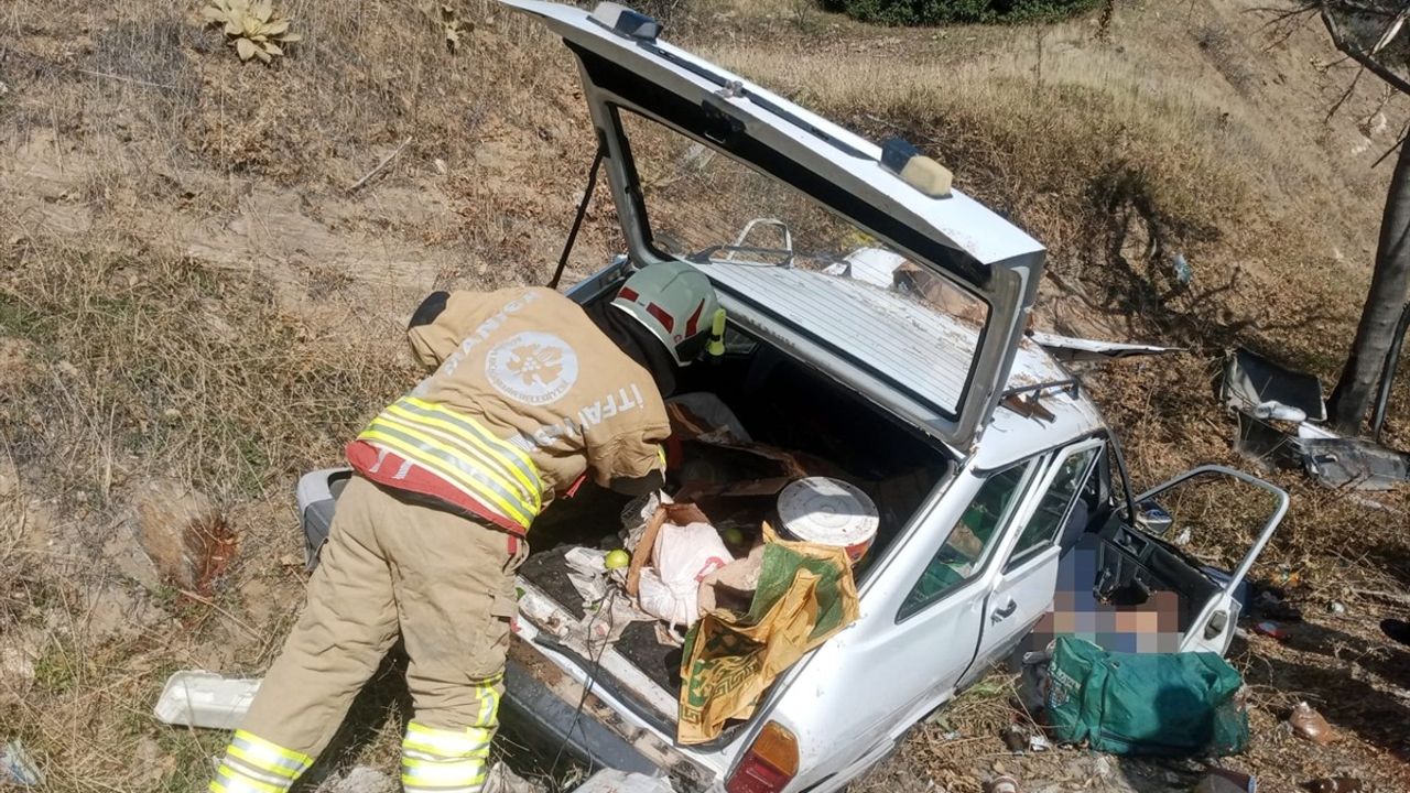Manisa Kula'da Otomobil Devrildi: Karı-Koca Hayatını Kaybetti