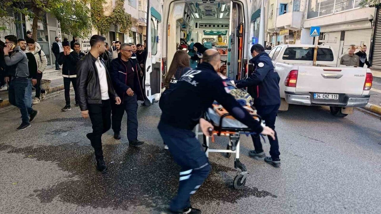 Mardin Nusaybin'de 6 Yaşındaki Çocuğa Otomobil Çarptı: Ağır Yaralı