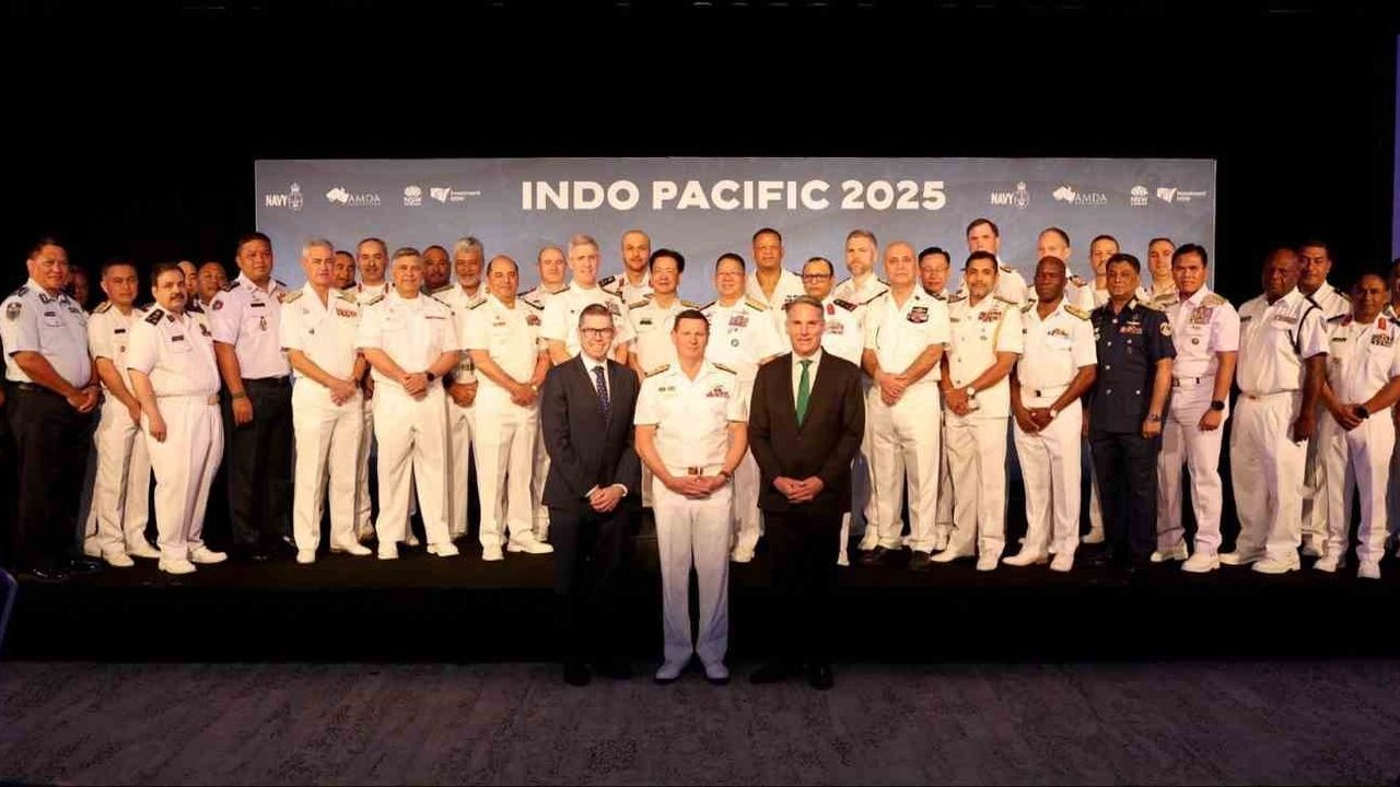 Marles: "Çin Dünyanın En Büyük Askeri Yığınağını Yapıyor" — Avustralya Donanmasını Güçlendiriyor