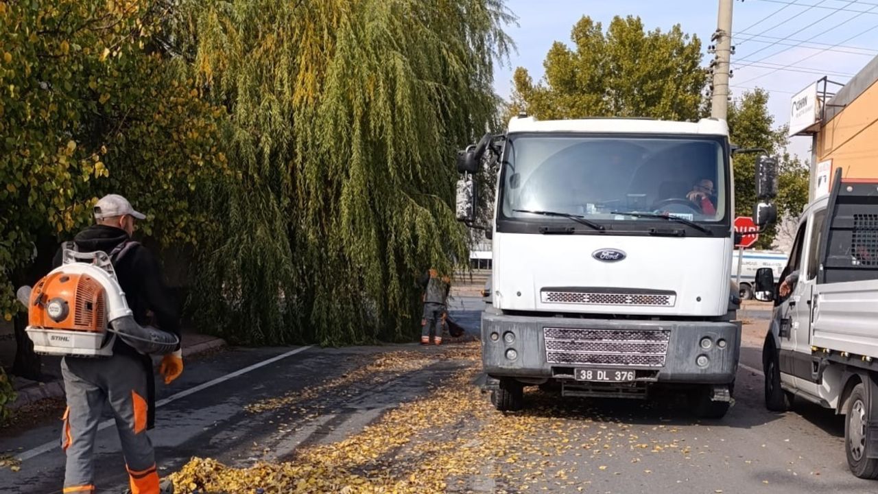 Melikgazi’nin Temizlik Ordusu: 58 Mahallede Sonbahar Temizliği