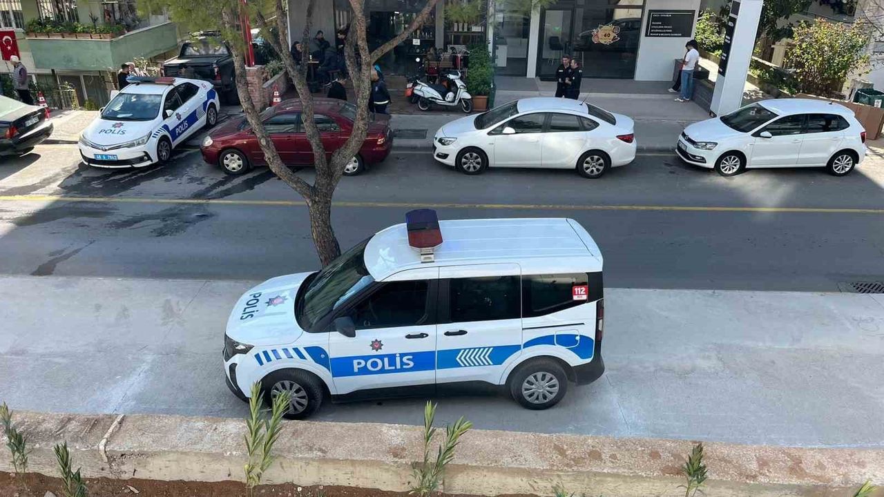 Menteşe'de Alacak Verecek Kavgası: 1'i Ağır 2 Yaralı