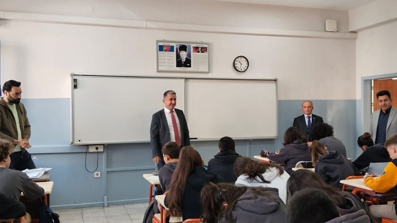 Menteşe İlçe Millî Eğitim Müdürü İdris Kömürcü Ortak Yazılı Sınavları Yerinde İnceledi