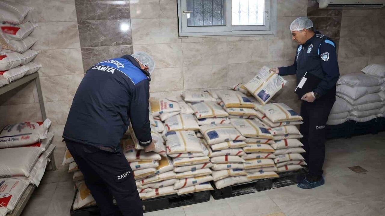 Mersin Akdeniz'de Yemek İmalathanelerine Kapsamlı Zabıta Denetimi