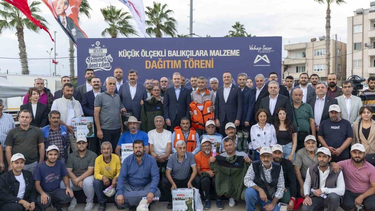 Mersin'de 160 Balıkçıya %100 Hibeli Ekipman Desteği