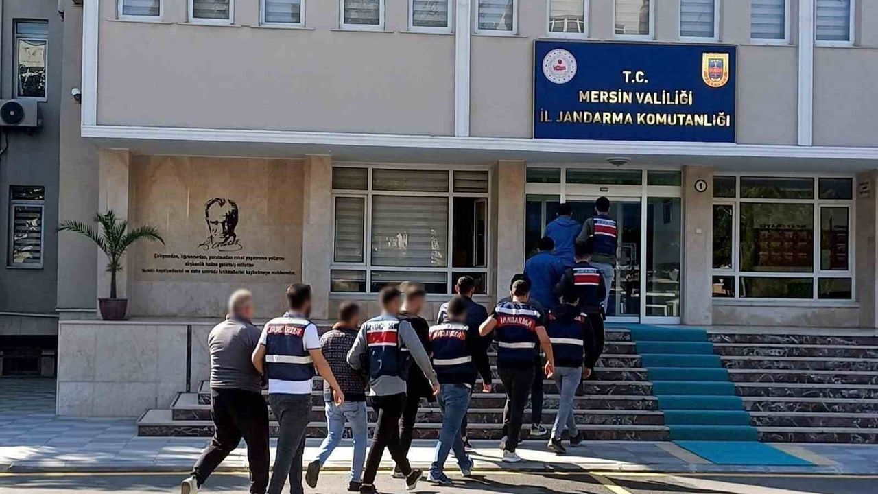 Mersin'de 26 Aranan Şahıs Jandarma Tarafından Yakalandı