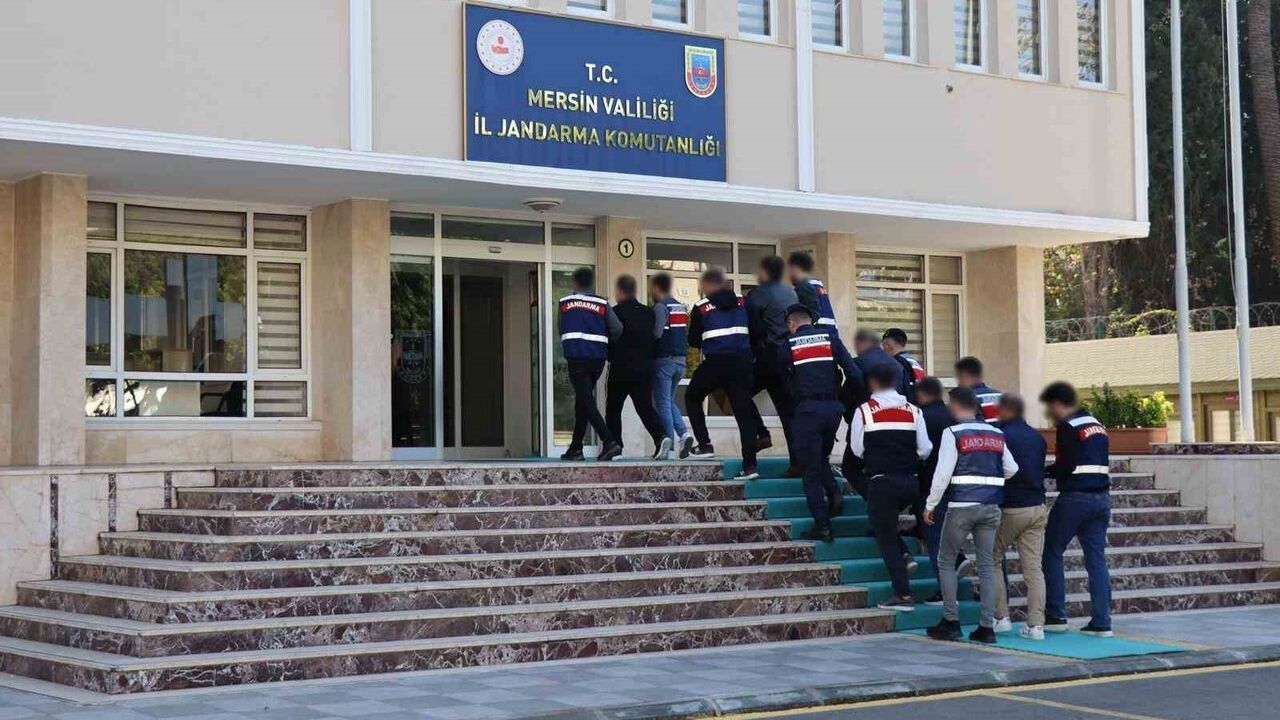 Mersin'de Aranan Şahıslar Operasyonu: 34 Şüpheli Tutuklandı