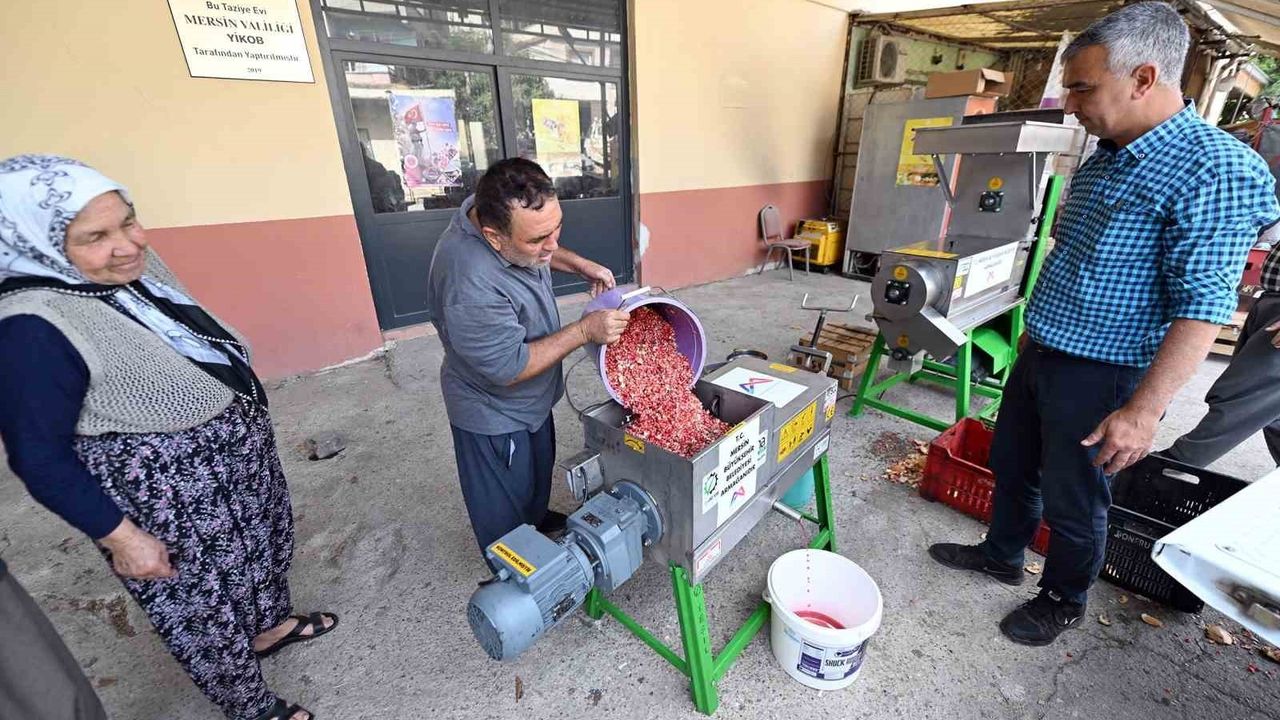 Mersin'de Nar Üreticilerine Makine Desteği