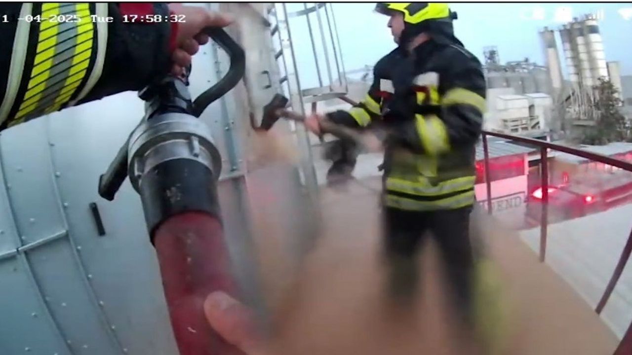 Mersin'de Talaş Silosu Yangını Hızlı Müdahaleyle Söndürüldü