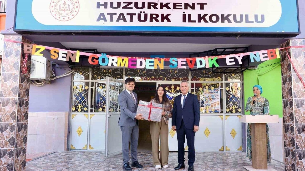 Mersin'de 'Veliler Arası Kitap Okuma Yarışması' Ödülleri Sahiplerini Buldu