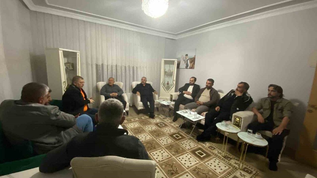 MHP'li Enes Ertuğrul Kalın 'Komşum Derdin Derdimdir' Programıyla 240 Ev Ziyaretine Ulaştı