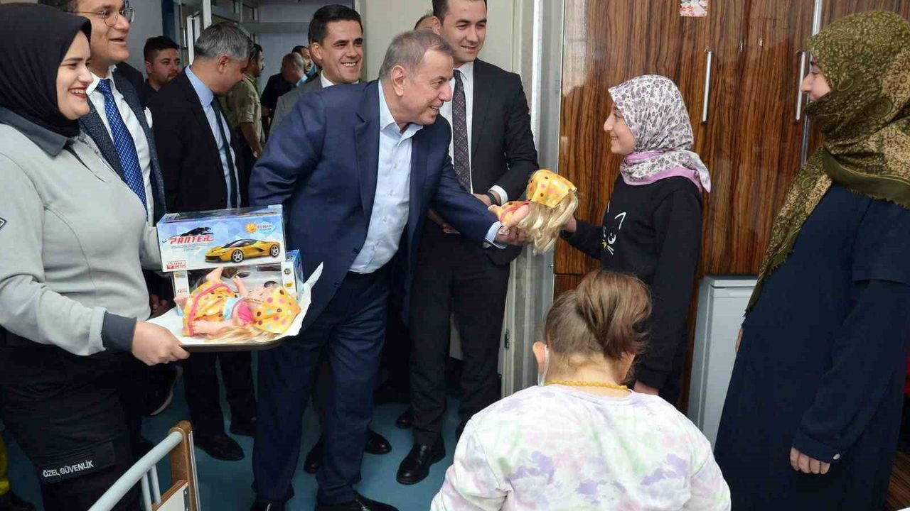 Midyat Devlet Hastanesi'nde Çocuklara Moral Etkinliği: 'Gülümse Midyat, Umut Çocuklarda'