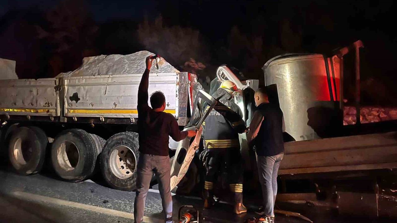 Milas-Yatağan Karayolunda Feci Kaza: Süt Toplama Aracı TIR’a Arkadan Çarptı — 1 Ölü