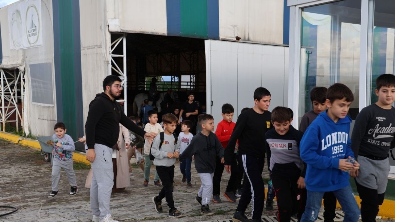 Minik Biniciler Kartepe'de Ara Tatili Ata Binerek Değerlendirdi
