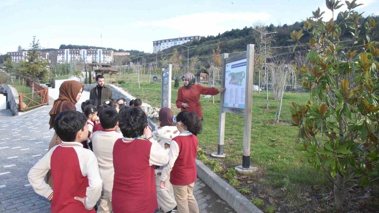 Minikler Düzce Üniversitesi Botanik Bahçesi'ni Gezdi