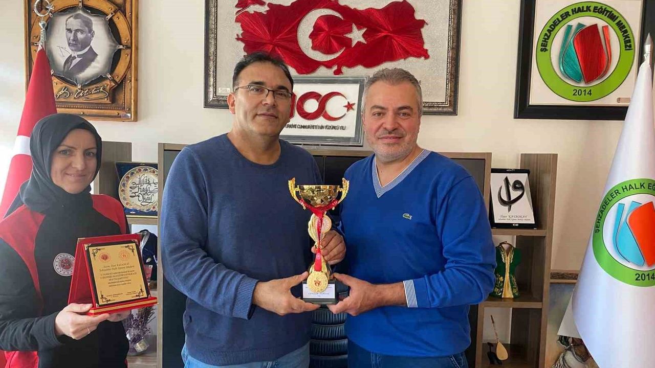 Muaythai Şampiyonası'nda Kupa Şehzadeler Halk Eğitimi'ne