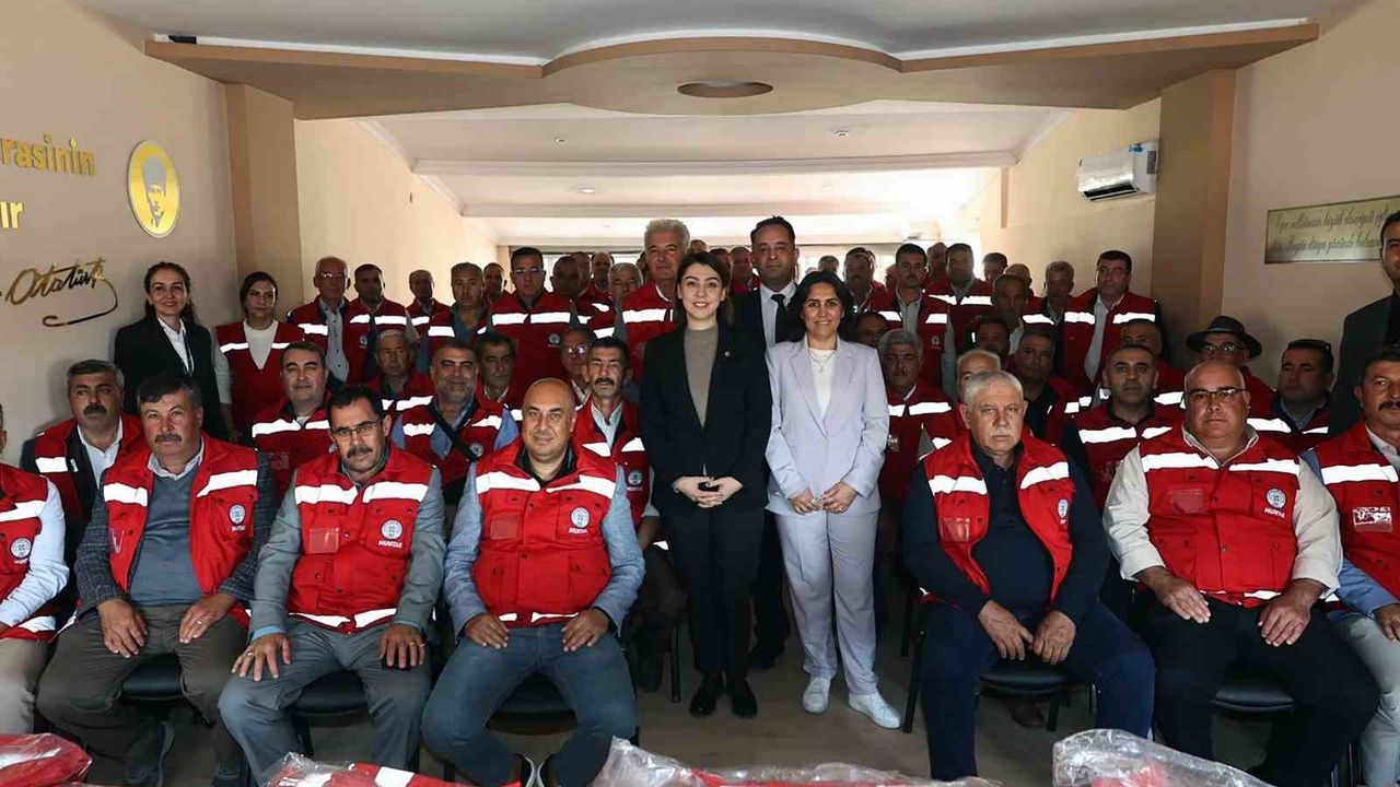 Muğla Büyükşehir'den 574 Muhtara Afet Yeleği