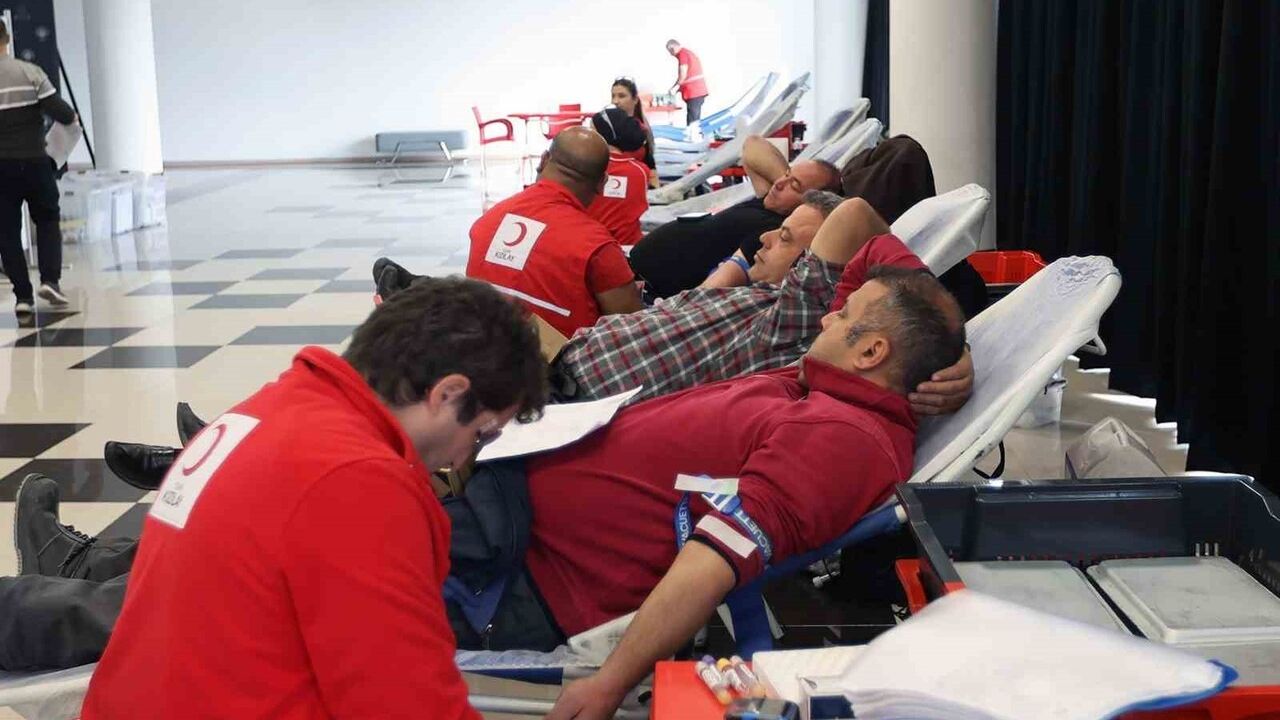 Muğla Büyükşehir, Kızılay’a Kan Bağışı Kampanyasını Menteşe’de Başlattı