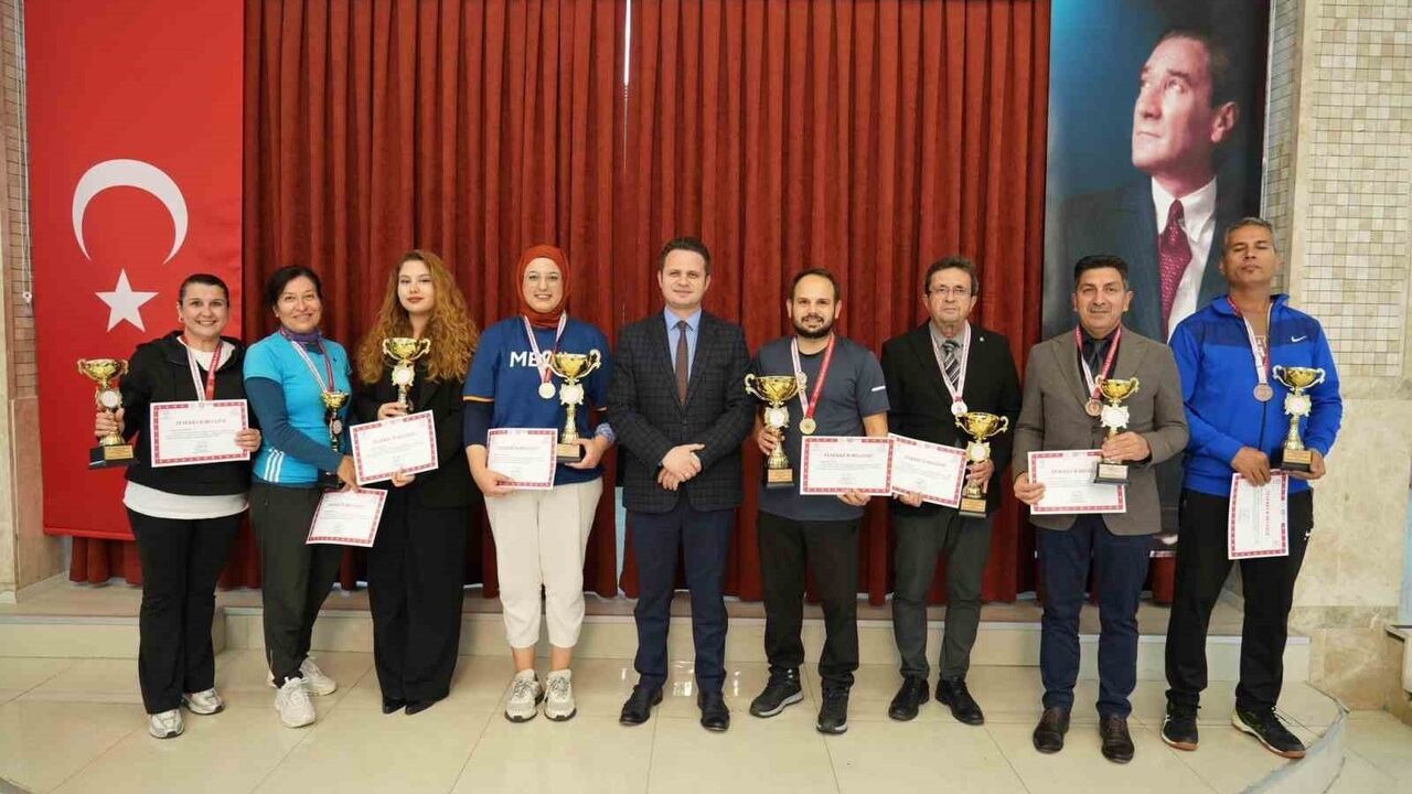 Muğla’da Öğretmenler Arası Spor Turnuvalarında Ödül Coşkusu
