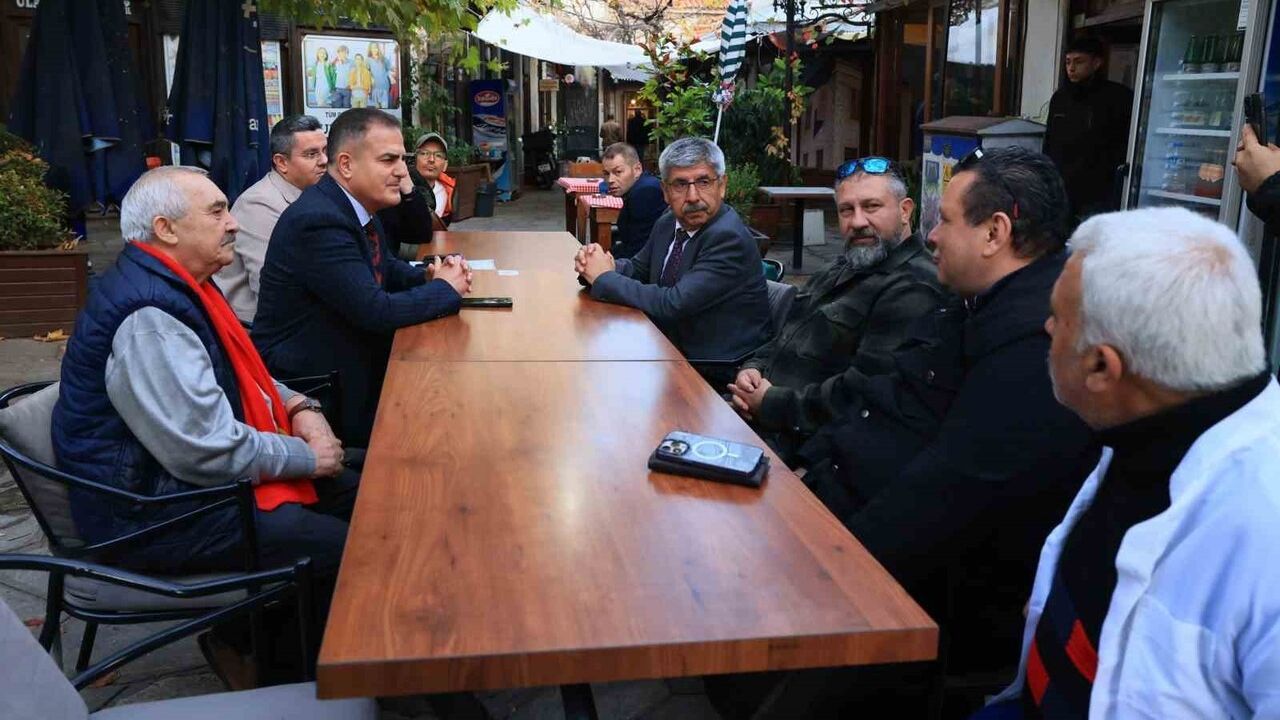 Muğla'da Vali Akbıyık ve Rektör Kaçar Arasta Esnafını Ziyaret Etti