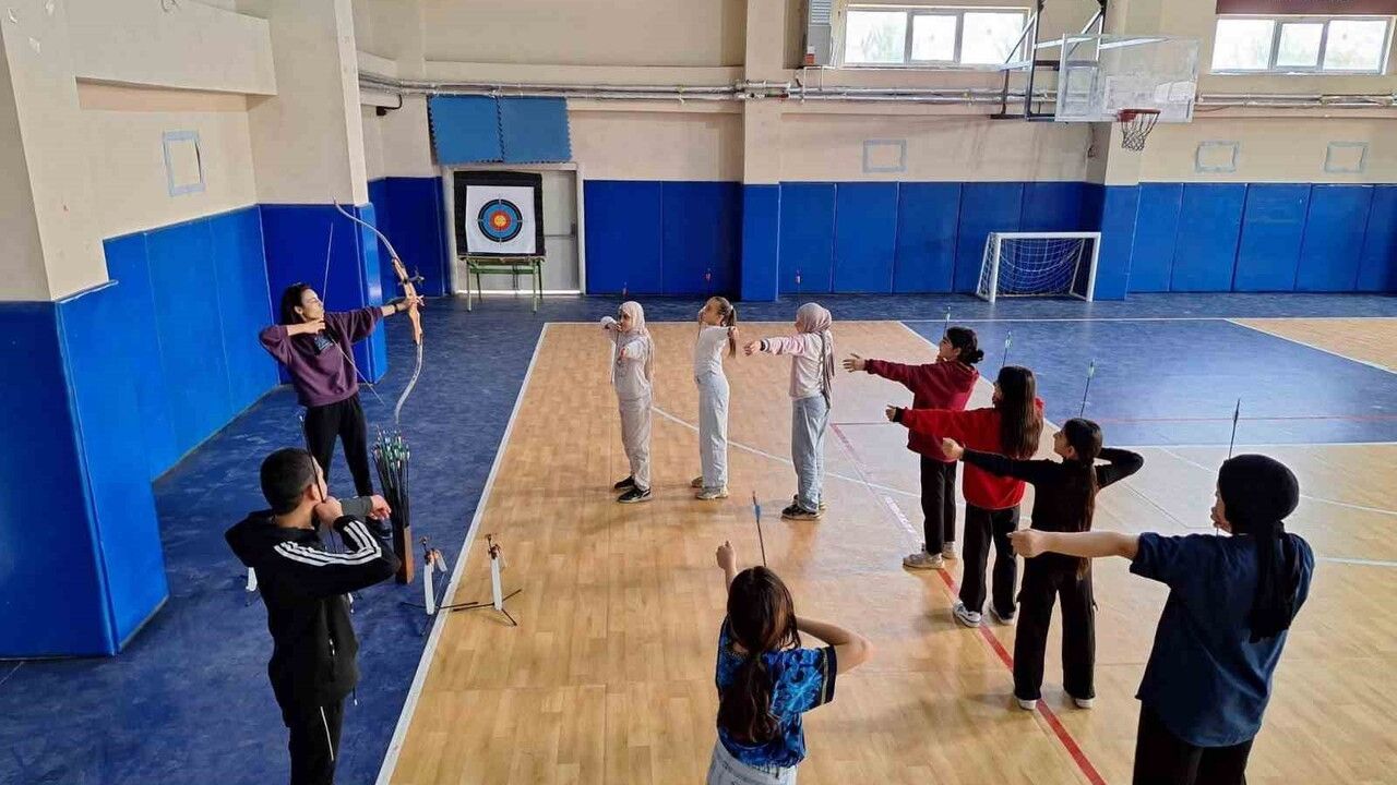 Muş Korkut'ta Okçuluk Kurslarına Yoğun İlgi