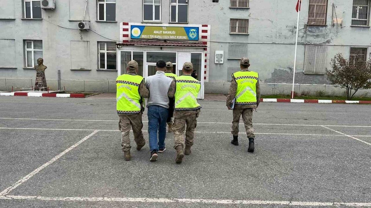 Muş'ta Aranan Hükümlü Jandarma Devriyesinde Yakalandı