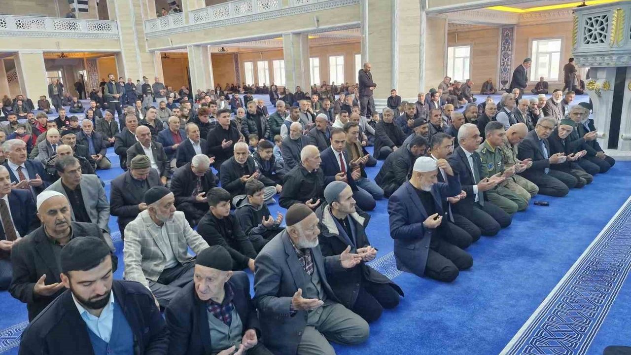 Muş’ta İmam Şafii Camii’nde Şehitler İçin Mevlit