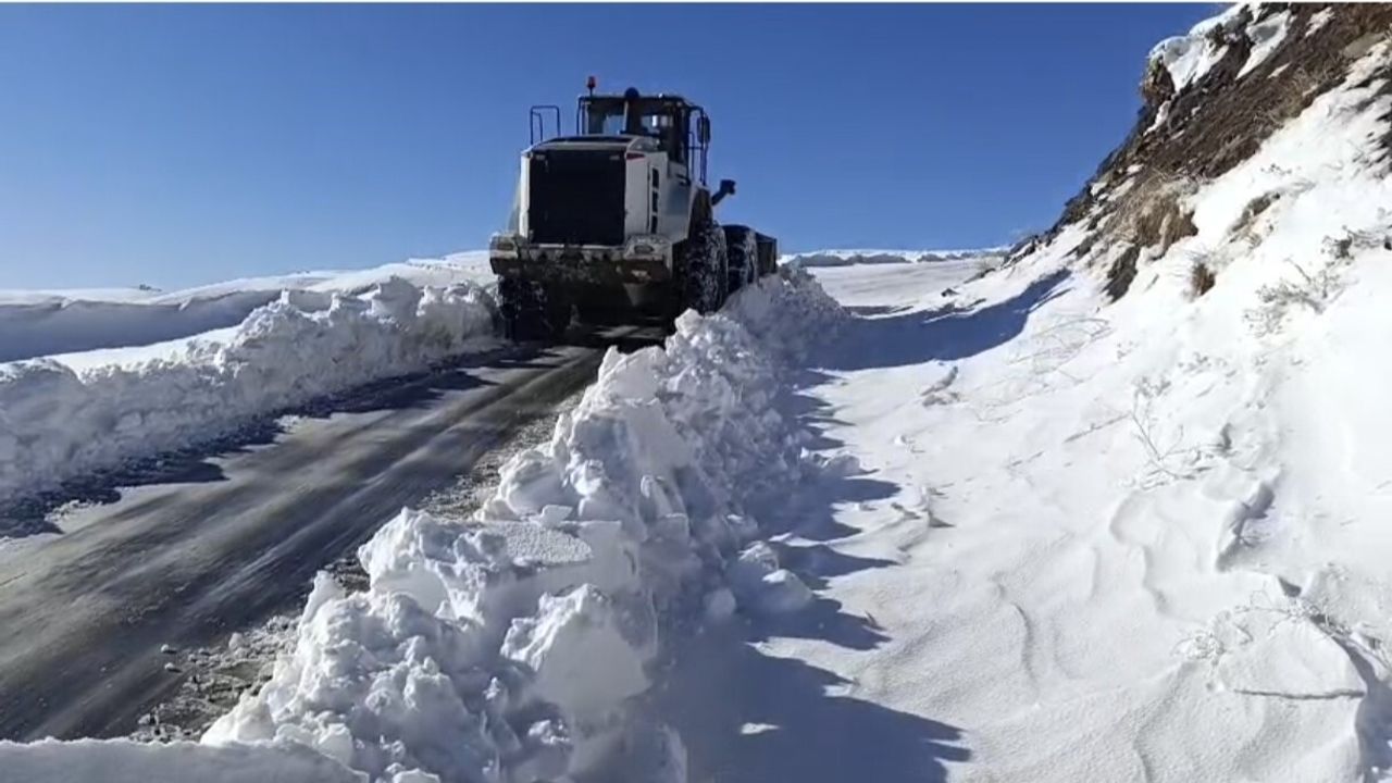 Muş'ta Karla Mücadele: 31 Yerleşim Yeri Yolu Yeniden Ulaşıma Açıldı