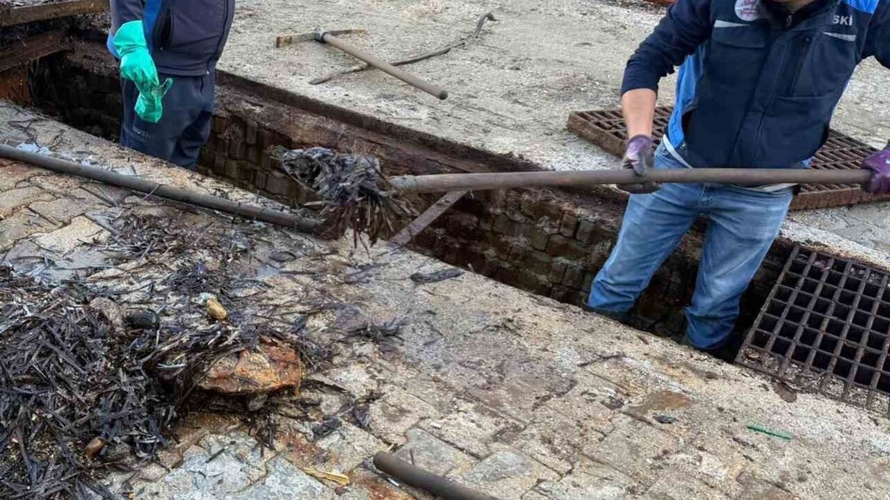 MUSKİ yağmur mesaisinde: Muğla'da mazgal temizliği 7/24 sürüyor