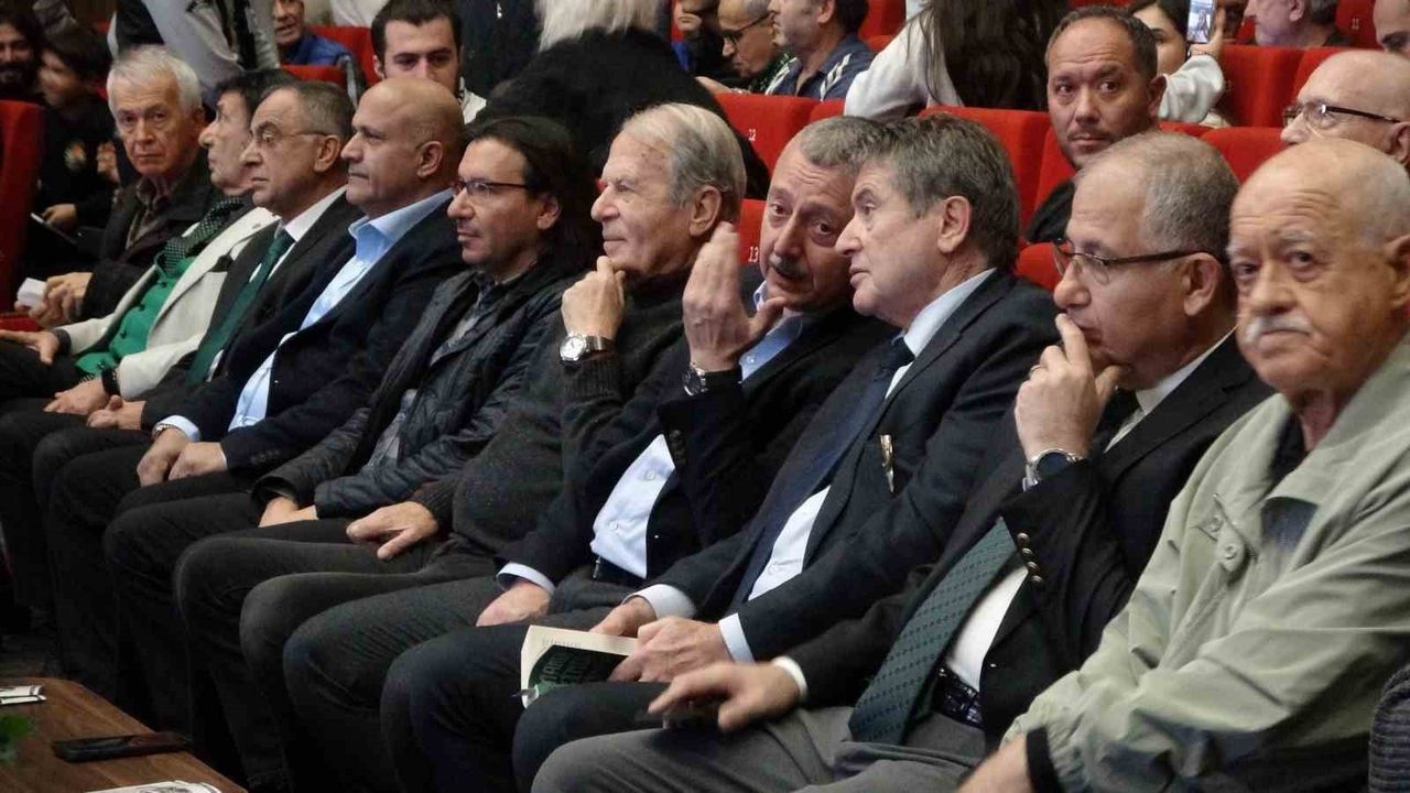 Mustafa Denizli'den Taraftarlara Uyarı: Kocaelispor ve Futbol Tutkusu