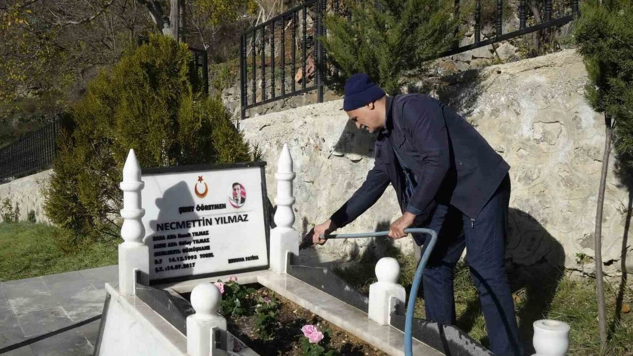 Necmettin öğretmensiz: 9. Öğretmenler Günü hüzünle geçti