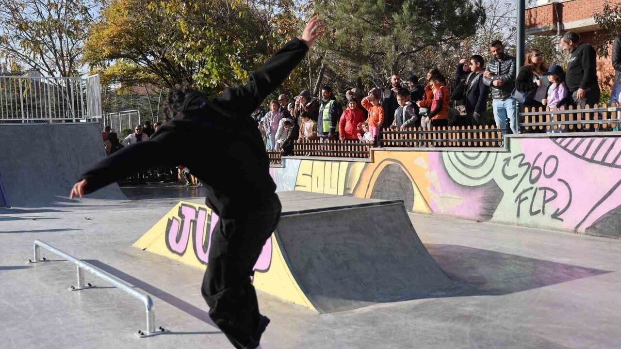Nevşehir'de Ahmet Minguzzi Skate Kaykay Parkı Açıldı
