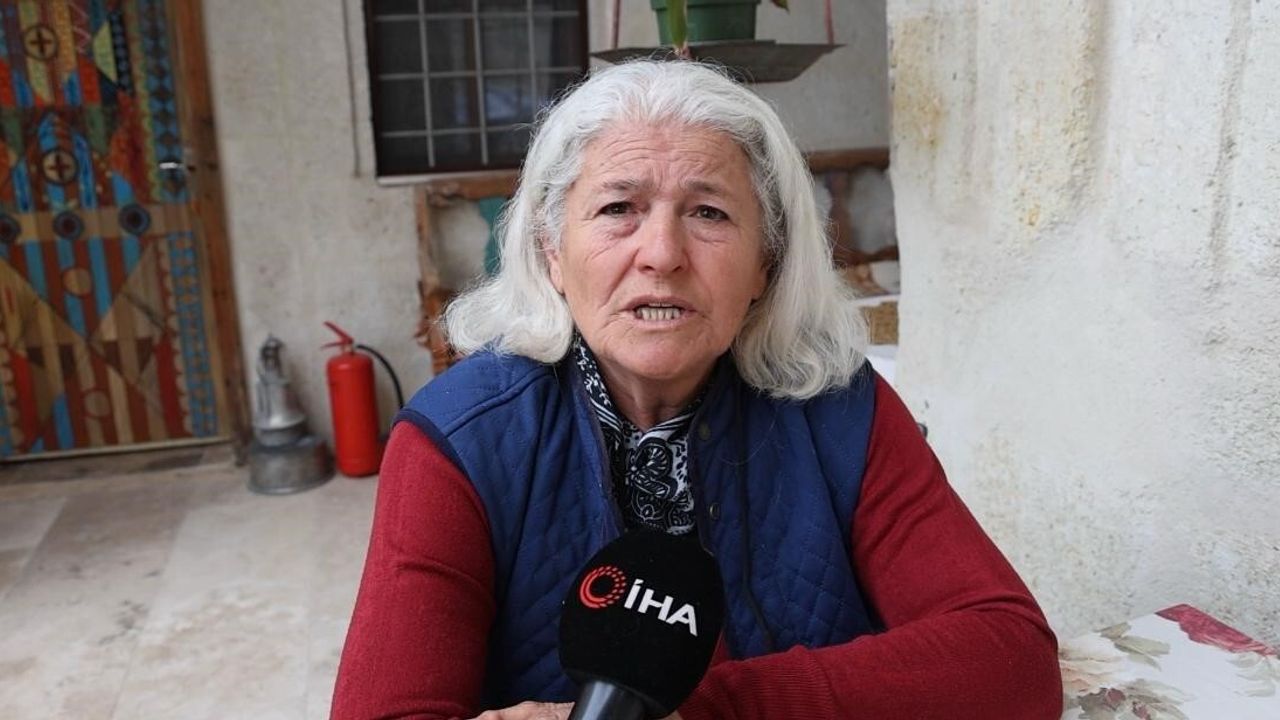 Nevşehirli Muhtar İlhan Kavaklı 55 Yıldır Tersten Okuyor, Yazıyor ve Konuşuyor