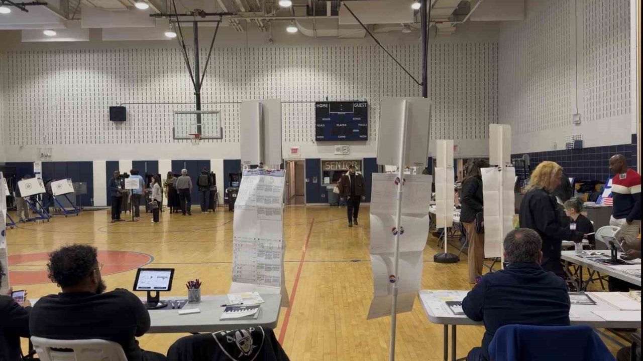 New York belediye başkanını seçiyor: Mamdani, Cuomo, Sliwa